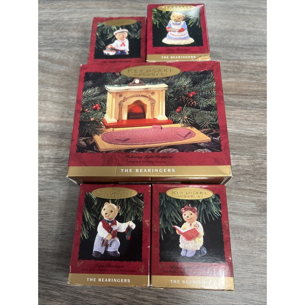 1993 Hallmark Keepsake The Bearingers Set of 5 Ornaments w/Flickering Fireplace‎